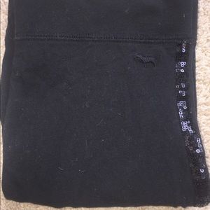 Victoria’s Secret PINK leggings.